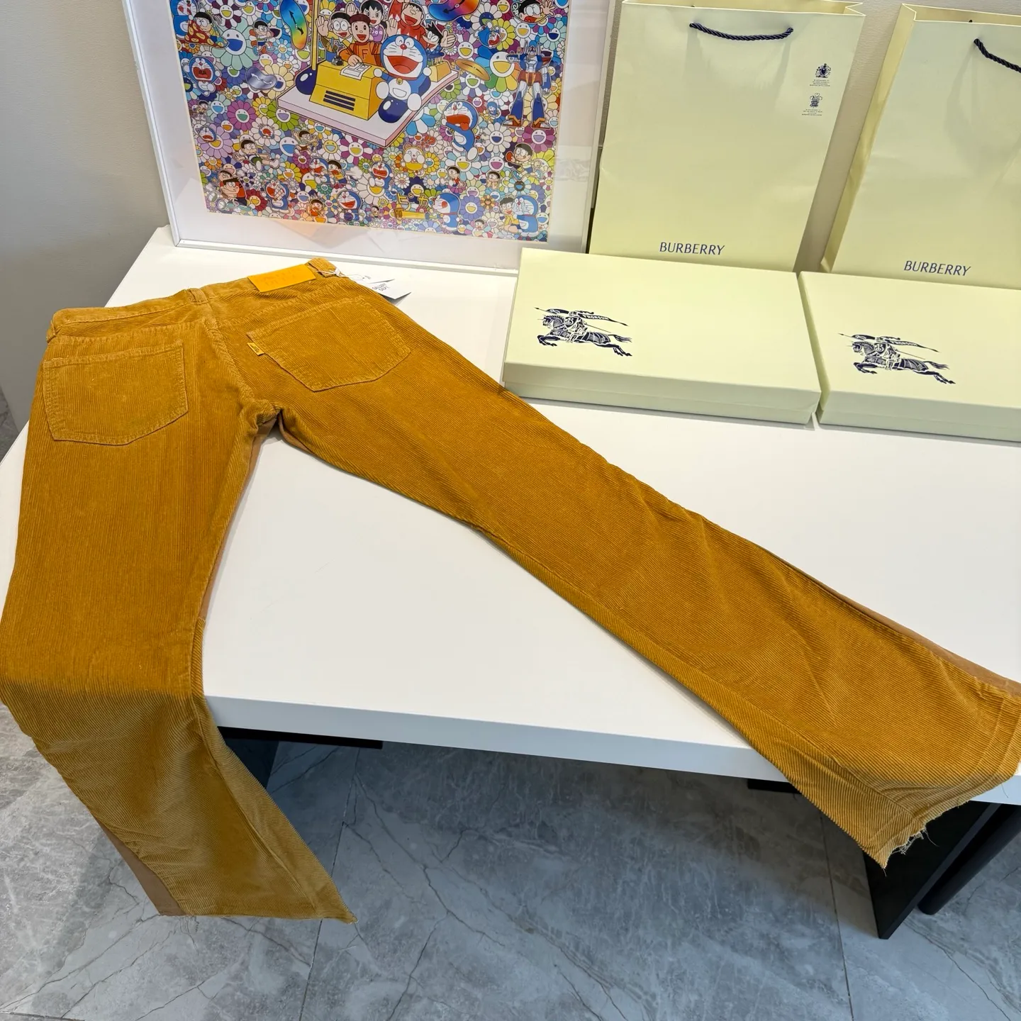 P250 model number: D448 GALLERY DEPT. ss25 limited corduroy splicing embroidered bootcut jeans Size: 28, 30, 32, 34, 36 (S-XXL) Color: Corduroy yellow Size reference: Pants length 100 102 104 106 106 Waist 72 76 80 84 88 Recommended weight S (about 110 pounds) M (about 120 pounds) L (about 140 pounds) XL (about 165 pounds) XXL (about 185 pounds)